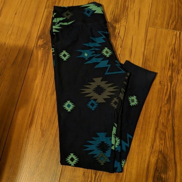 LuLaRoe Pants - LuLaRoe TC Aztec Leggings